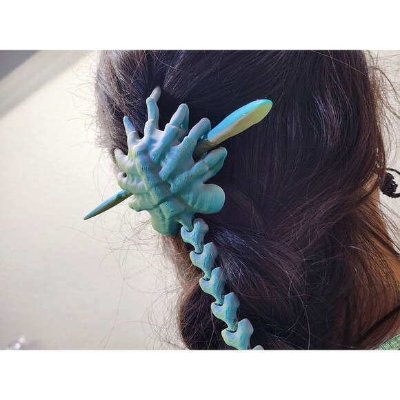 3D Printed Alien Facehugger Hair Pin – Xenomorph Head Pin – Sci-Fi Cosplay Prop - Picture 3 of 13